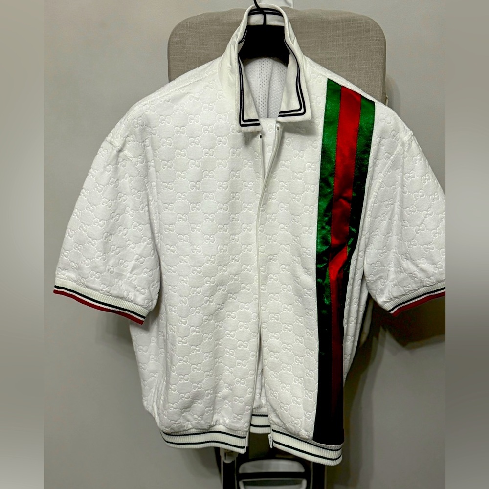 Gucci Limited Edition Tracksuit – Bold Luxury, Exclusive Style